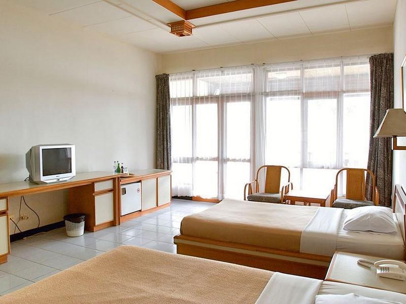 Pantai Indah Resort Hotel Barat Pangandaran Bagian luar foto